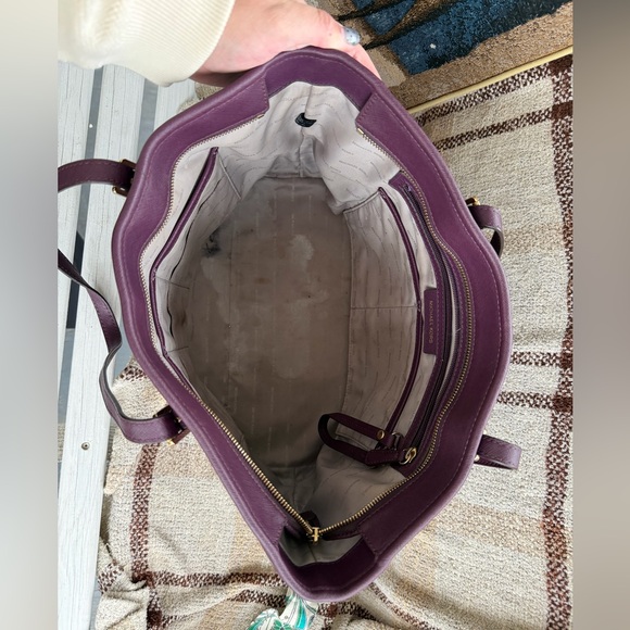 Jet Set Travel Grommeted Saffiano Leather Tote - Picture 8 of 9